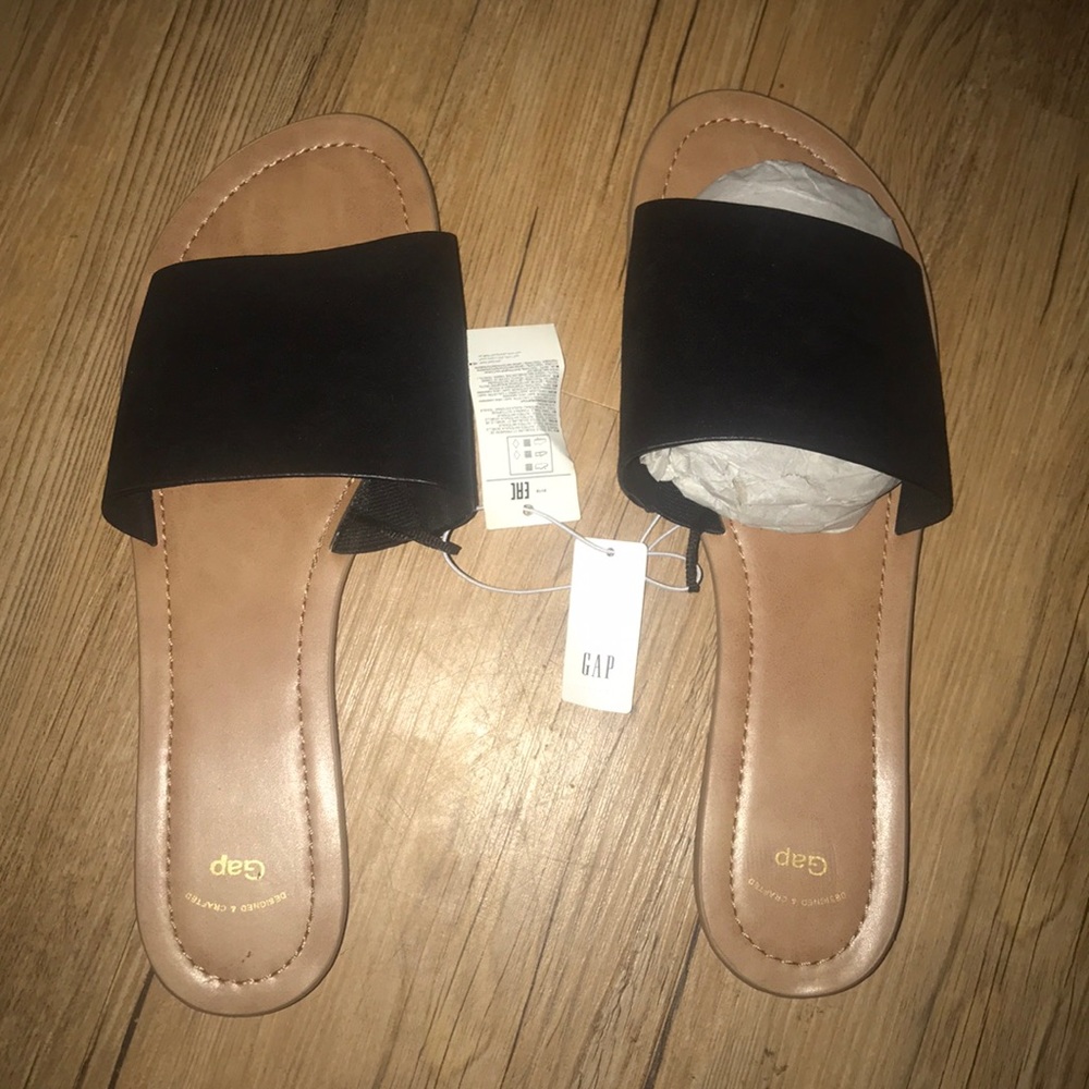 GAP Black Slides